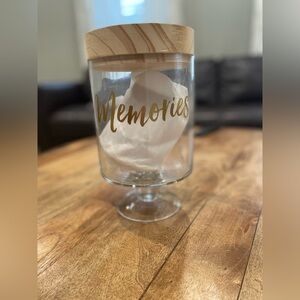 Brand NEW Gold and Tan Glass Memories Keepsake with blank cards in gift box